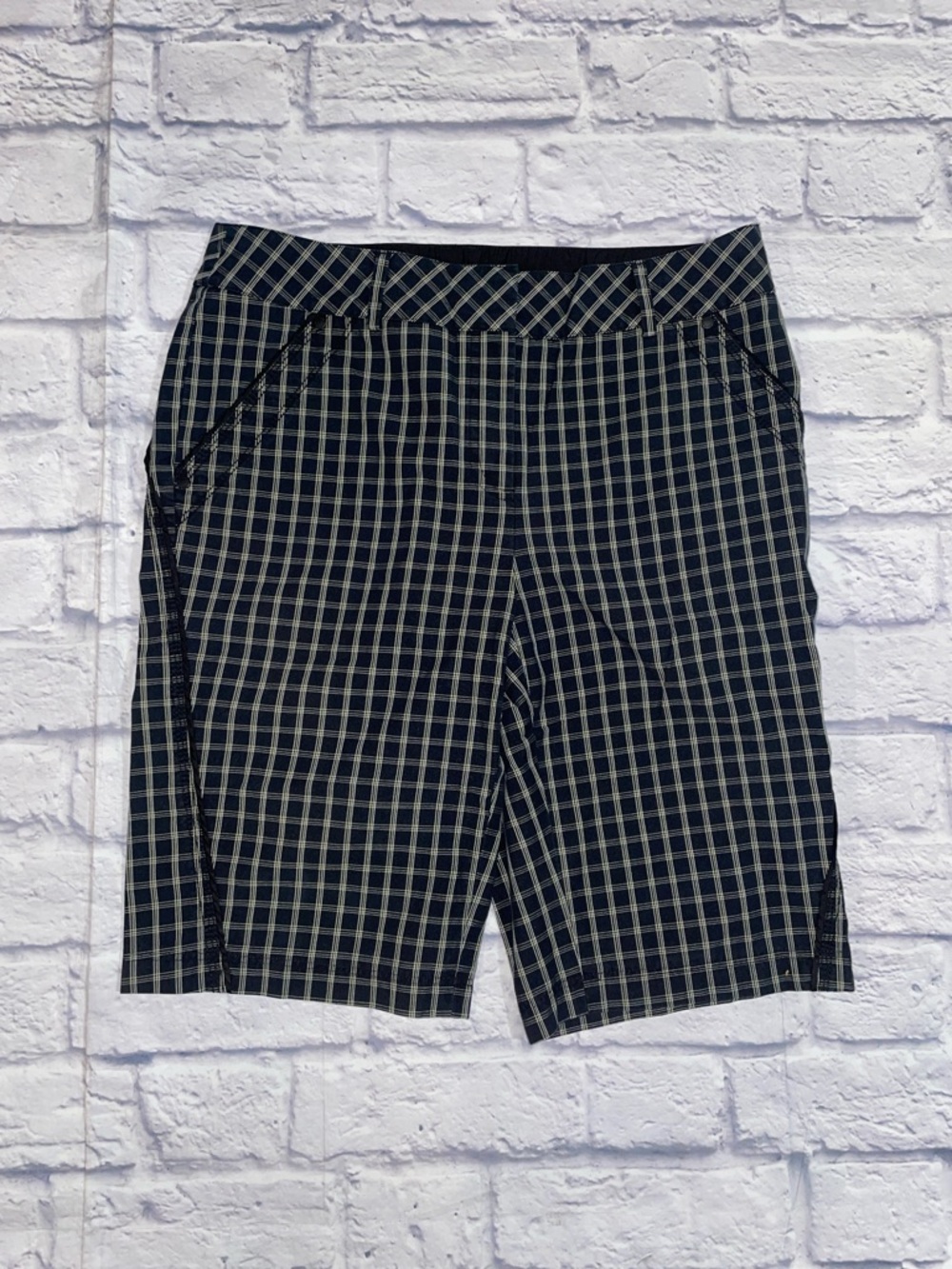 Annika Cutter & Buck Shorts Womens Size 6 Black Checkered Golf Active